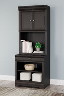 Beckincreek - Bookcase With Door Hutch - Black